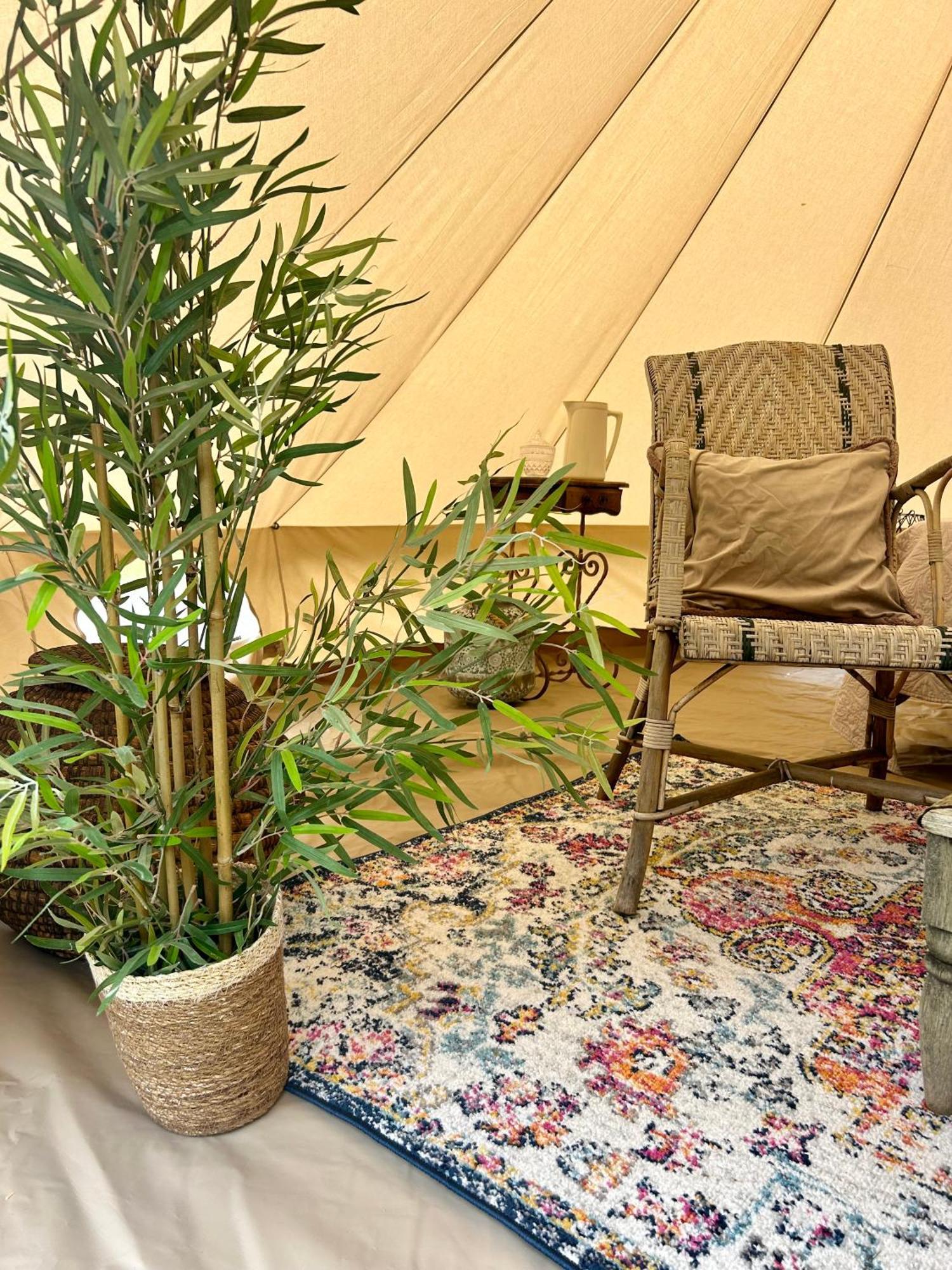 Chambre Au Jardin Tente De Charme Eguzon-Chantome Екстериор снимка